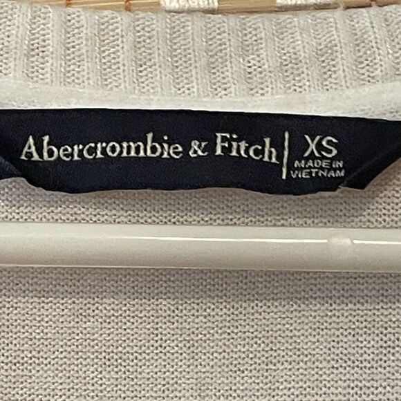 Abercrombie‎ & Fitch Loved  cream pullover sweatshirt women's size XS - Picture 3 of 6